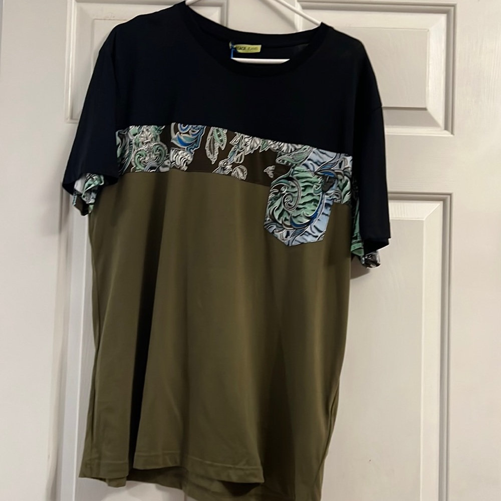 Versace Jeans Mens tshirt in Size 54 which is a L/XL